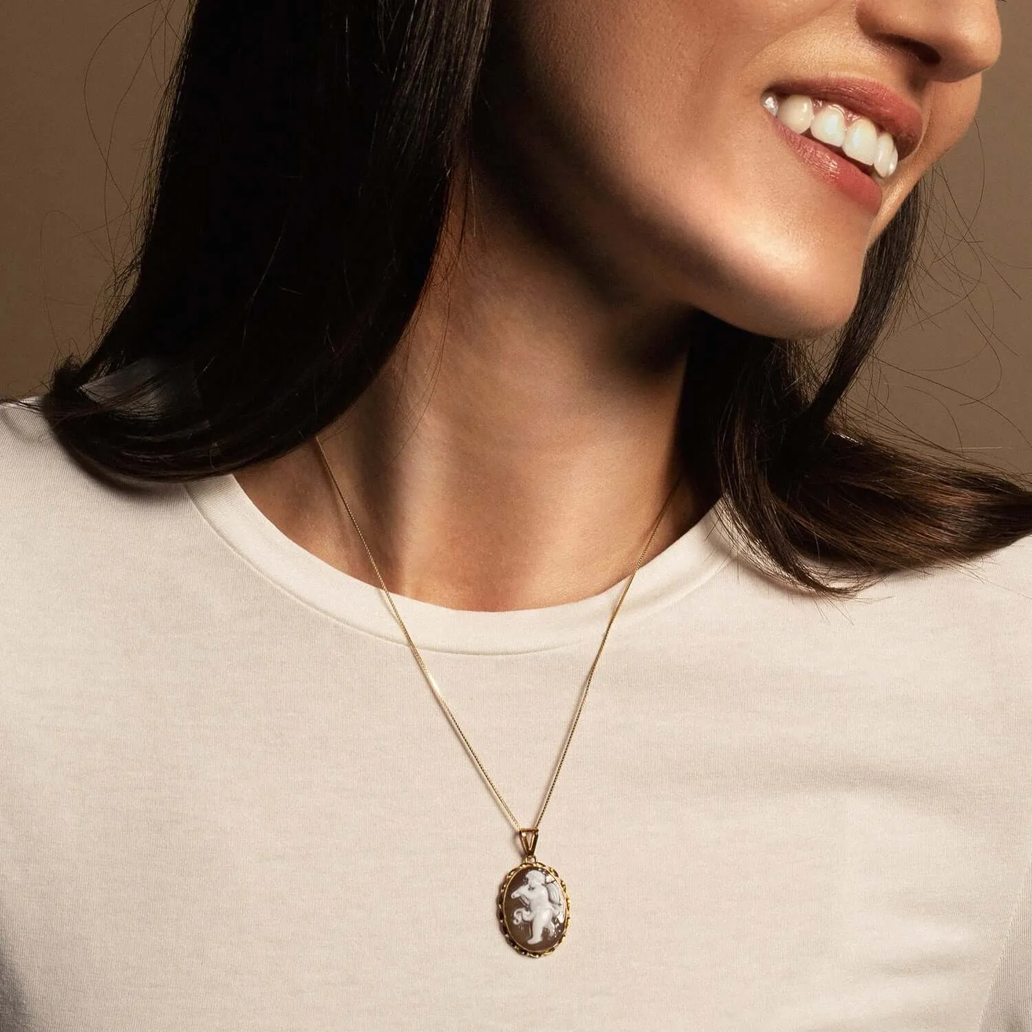 ANGEL - CAMEO PENDANT - GOLD
