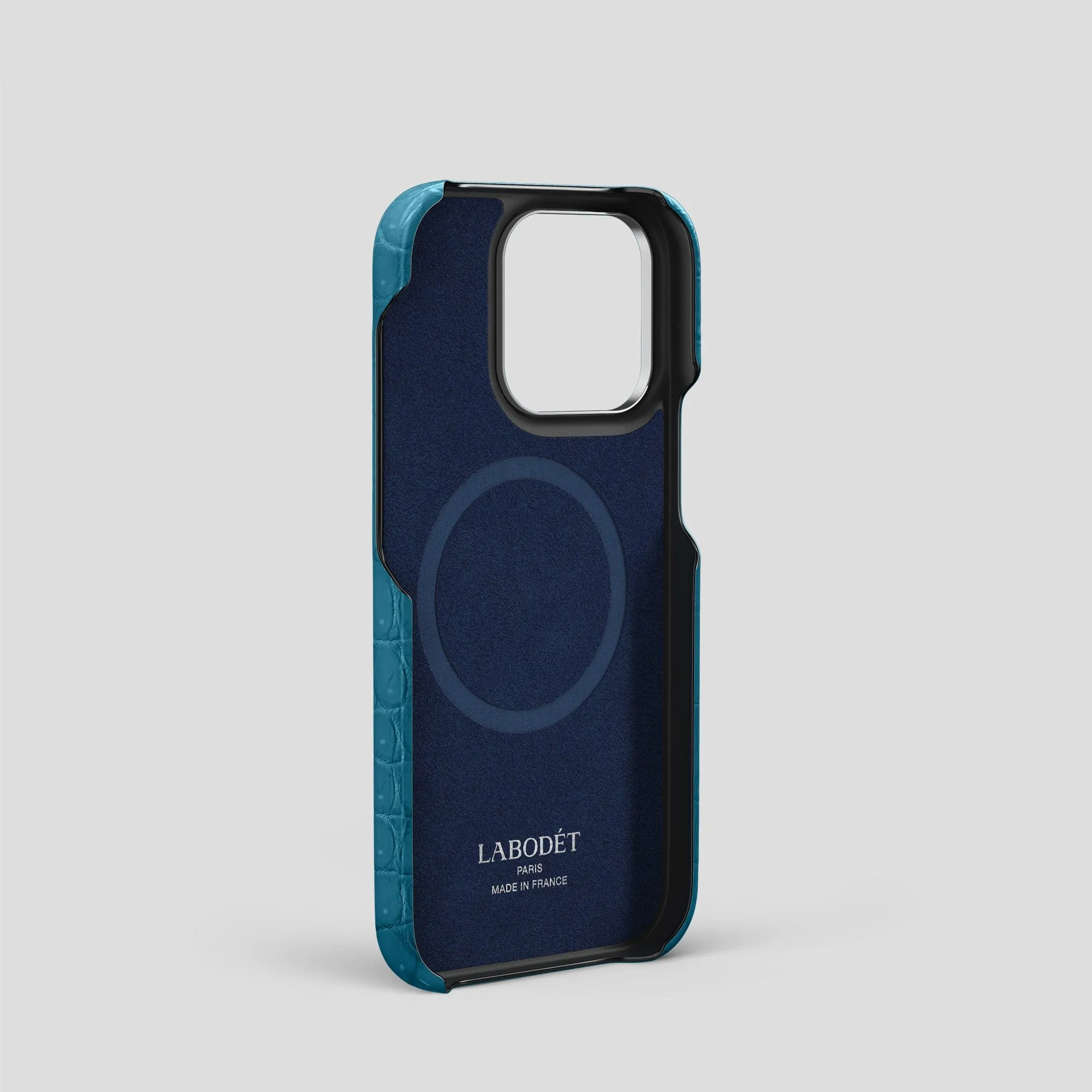 Classic Case With Carbon Skull For iPhone 14 Pro In Porosus Crocodile