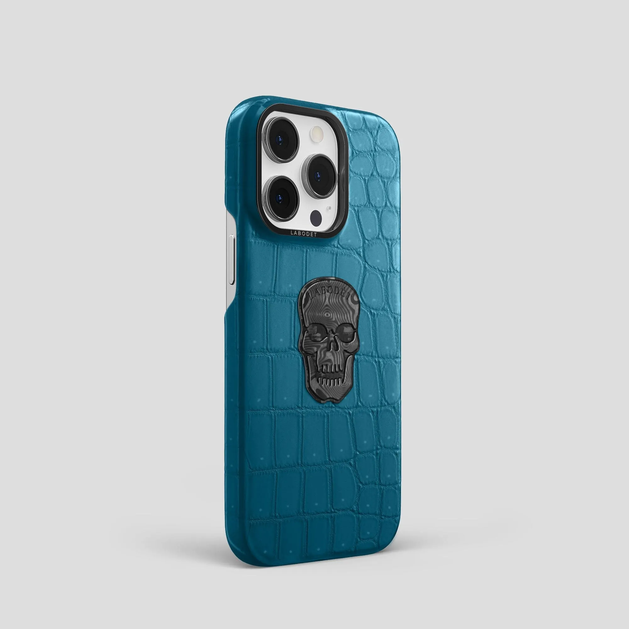 Classic Case With Carbon Skull For iPhone 14 Pro In Porosus Crocodile