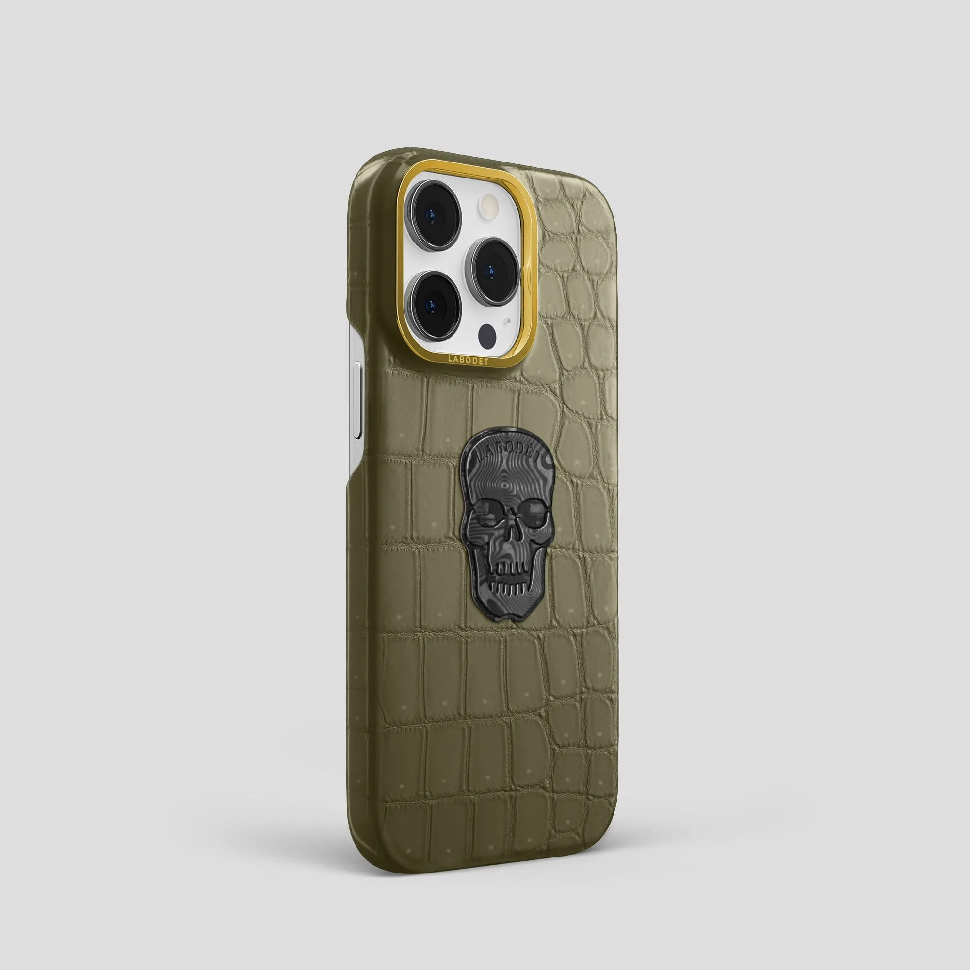 Classic Case With Carbon Skull For iPhone 14 Pro In Porosus Crocodile