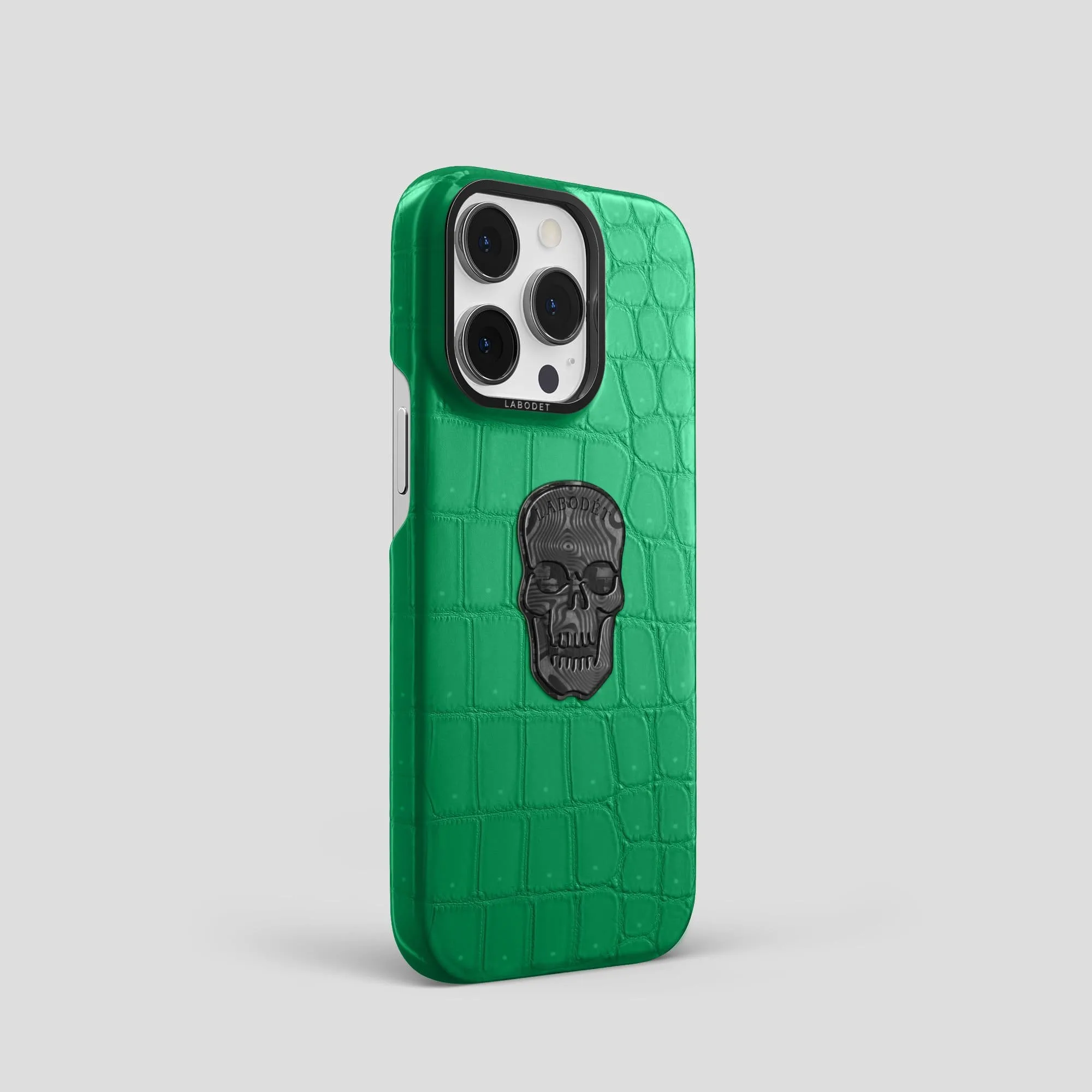Classic Case With Carbon Skull For iPhone 14 Pro In Porosus Crocodile
