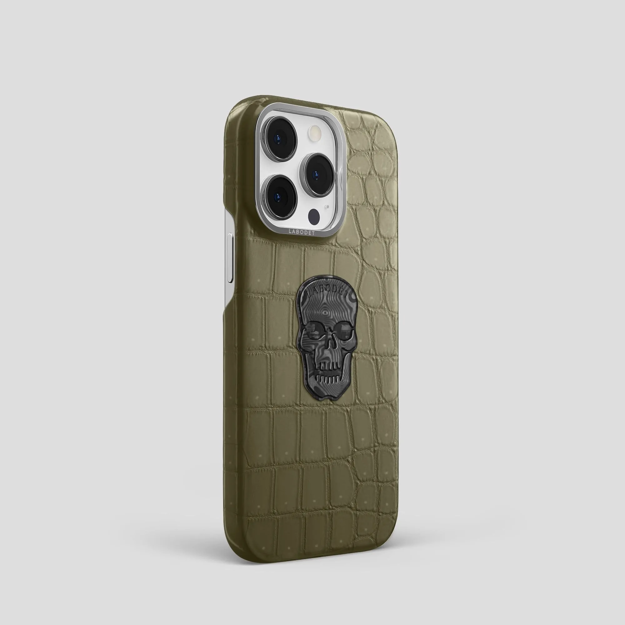 Classic Case With Carbon Skull For iPhone 14 Pro In Porosus Crocodile