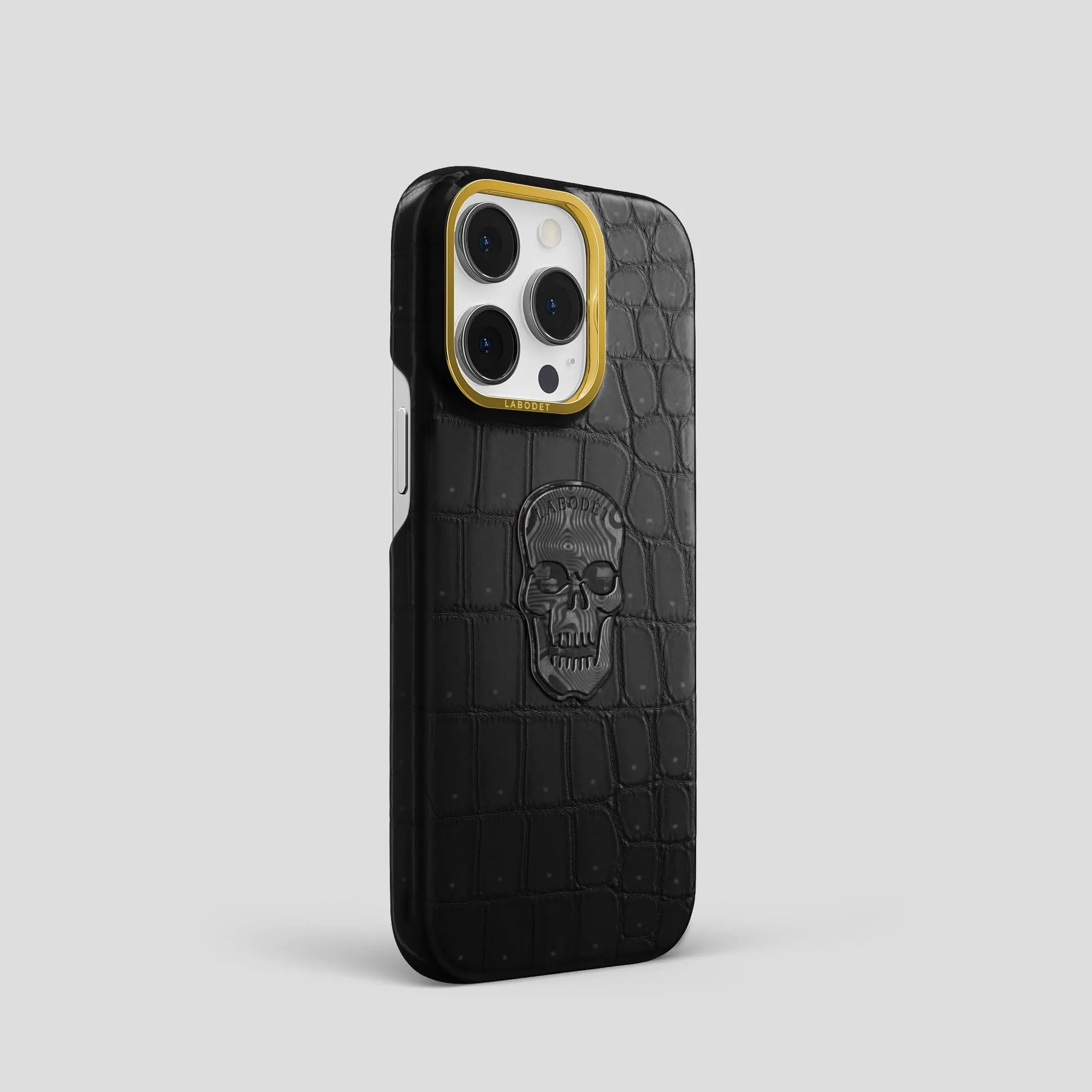 Classic Case With Carbon Skull For iPhone 14 Pro In Porosus Crocodile