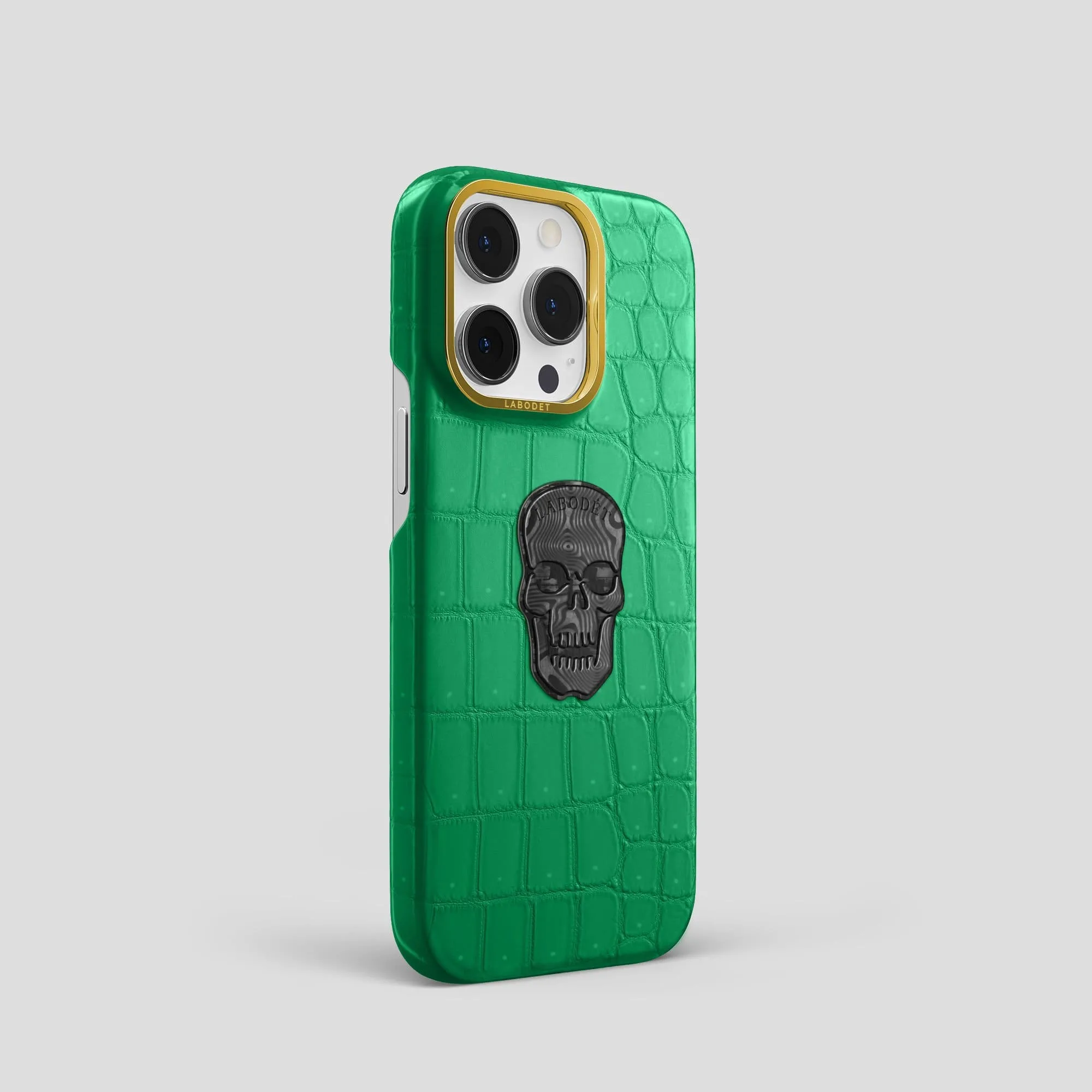 Classic Case With Carbon Skull For iPhone 14 Pro In Porosus Crocodile