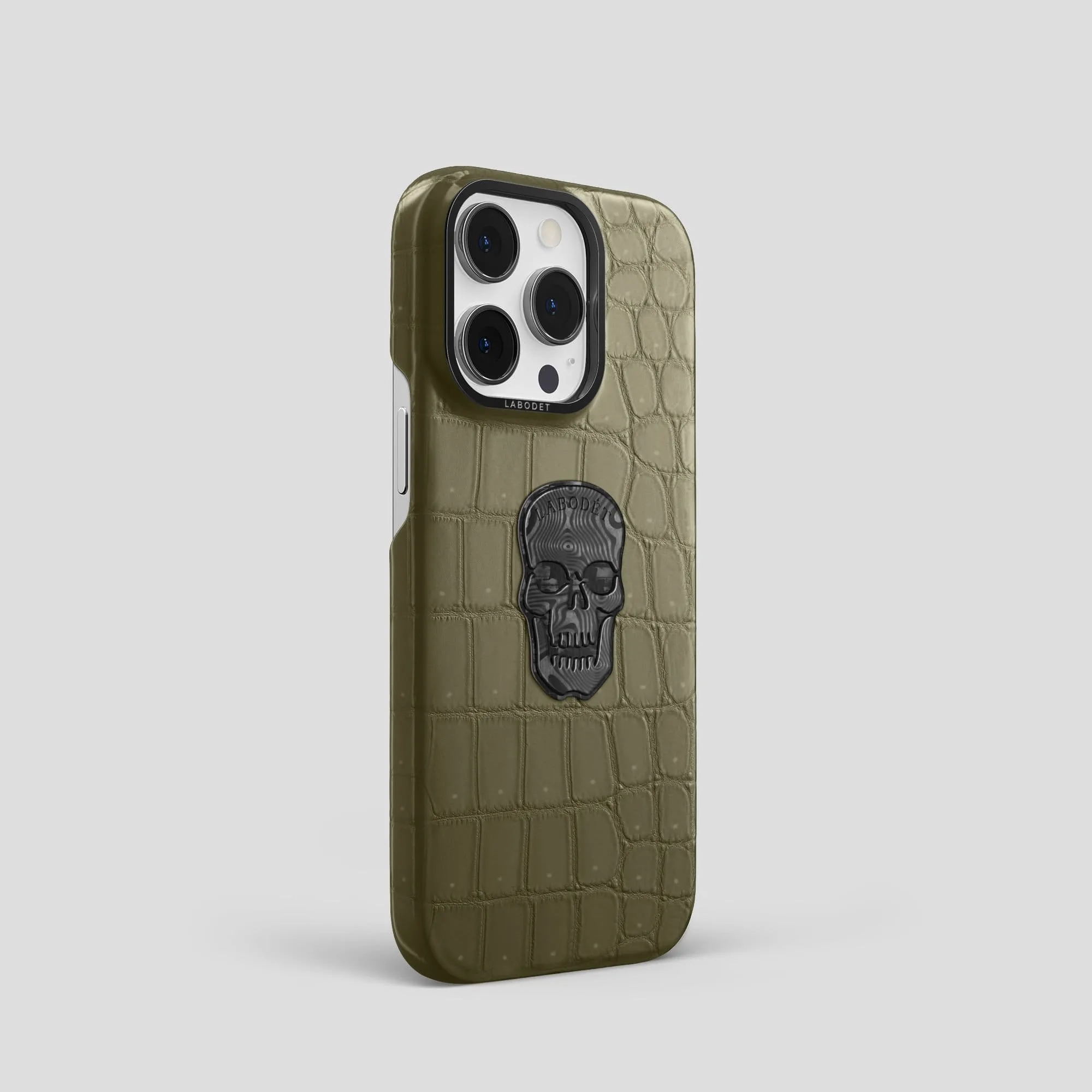 Classic Case With Carbon Skull For iPhone 14 Pro In Porosus Crocodile