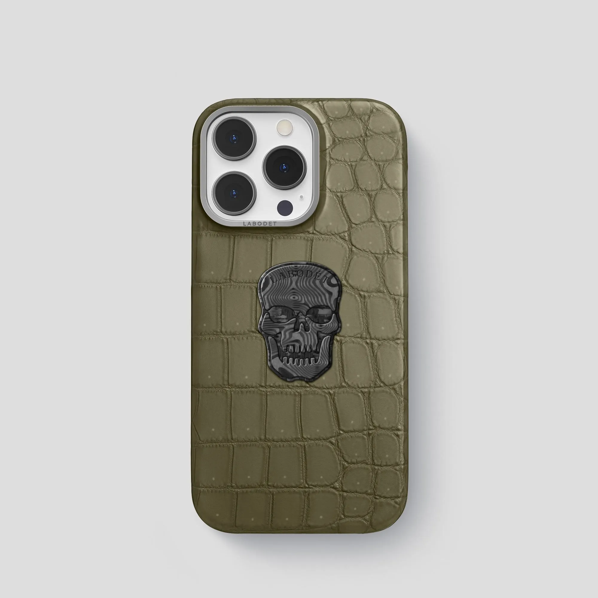 Classic Case With Carbon Skull For iPhone 14 Pro In Porosus Crocodile