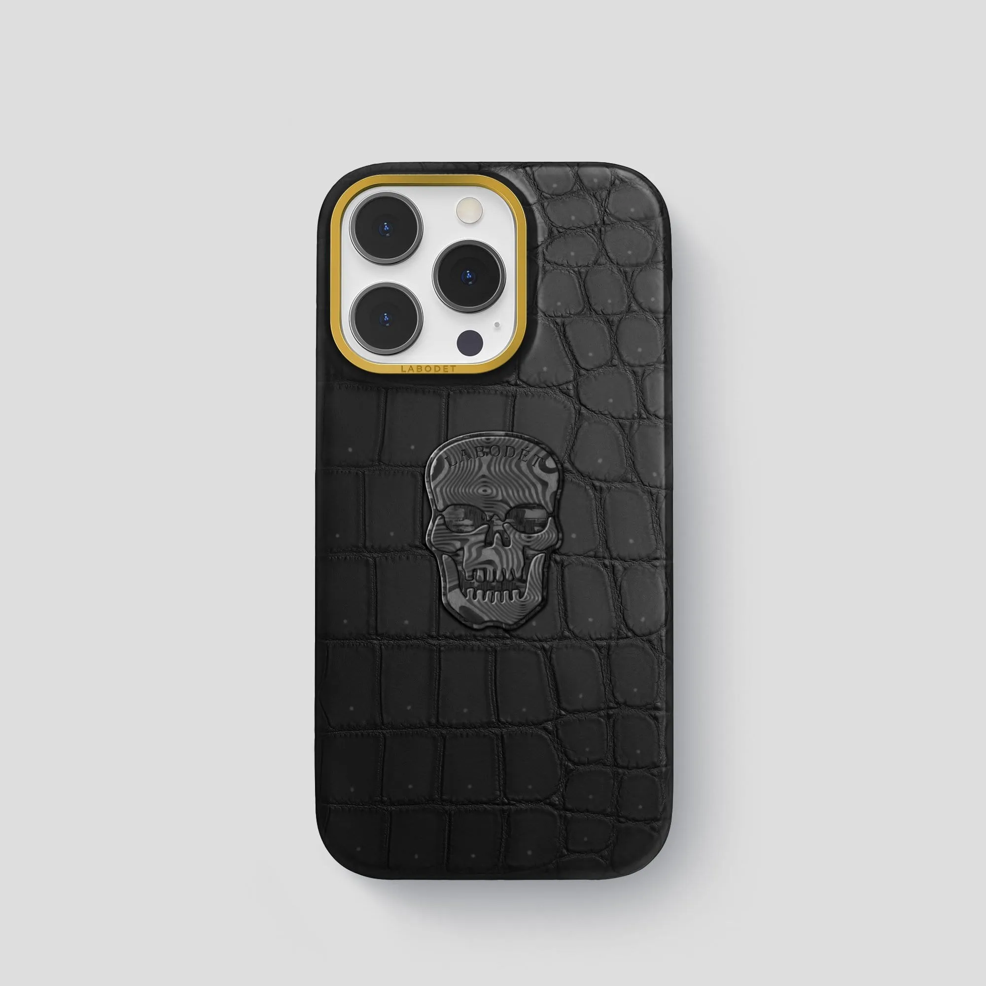 Classic Case With Carbon Skull For iPhone 14 Pro In Porosus Crocodile