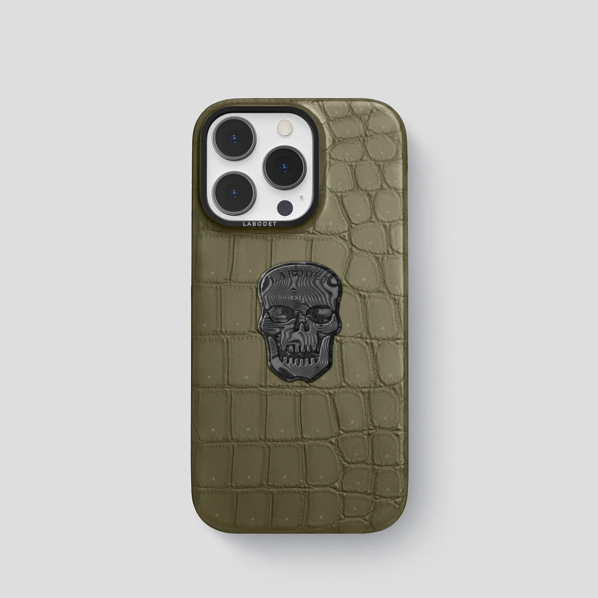 Classic Case With Carbon Skull For iPhone 14 Pro In Porosus Crocodile