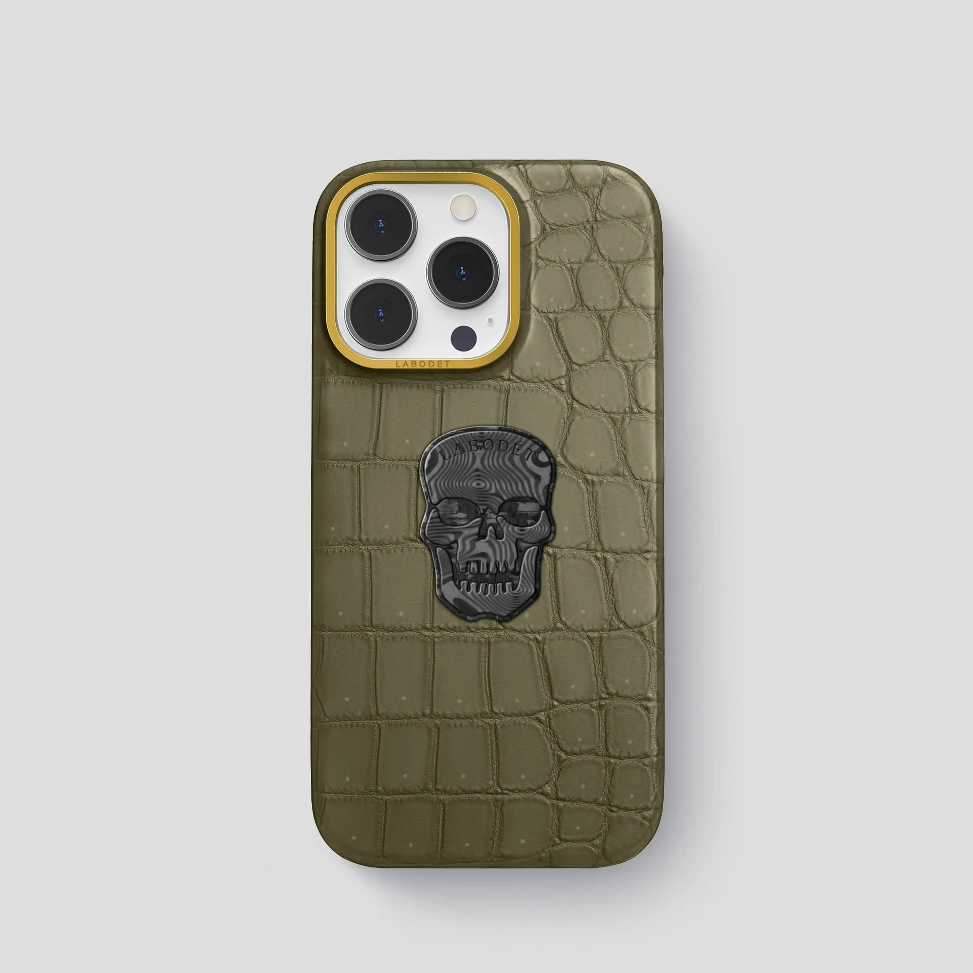 Classic Case With Carbon Skull For iPhone 14 Pro In Porosus Crocodile