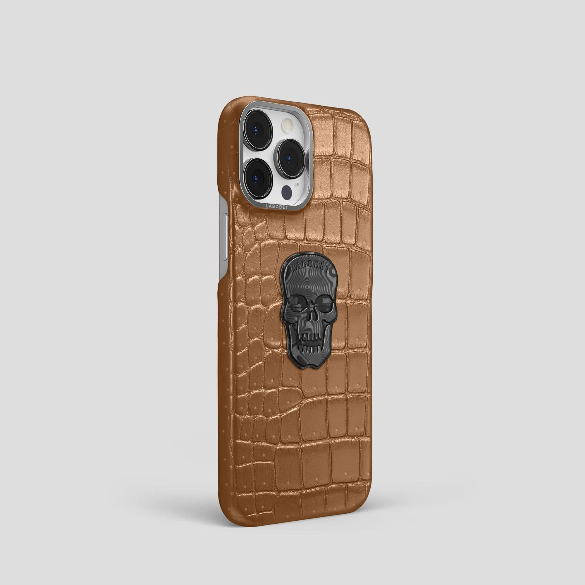 Classic Case With Carbon Skull For iPhone 15 Pro In Porosus Crocodile