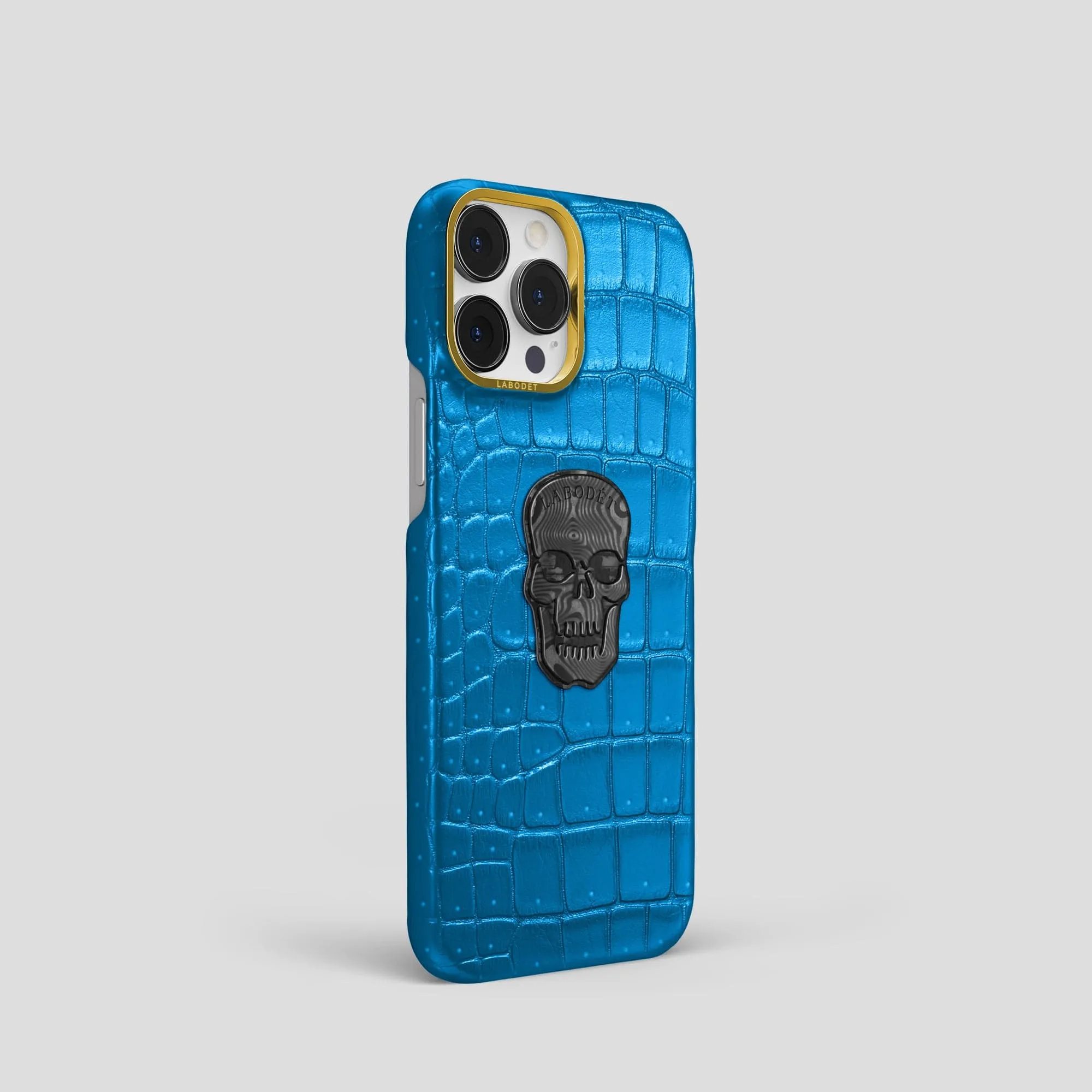 Classic Case With Carbon Skull For iPhone 15 Pro In Porosus Crocodile