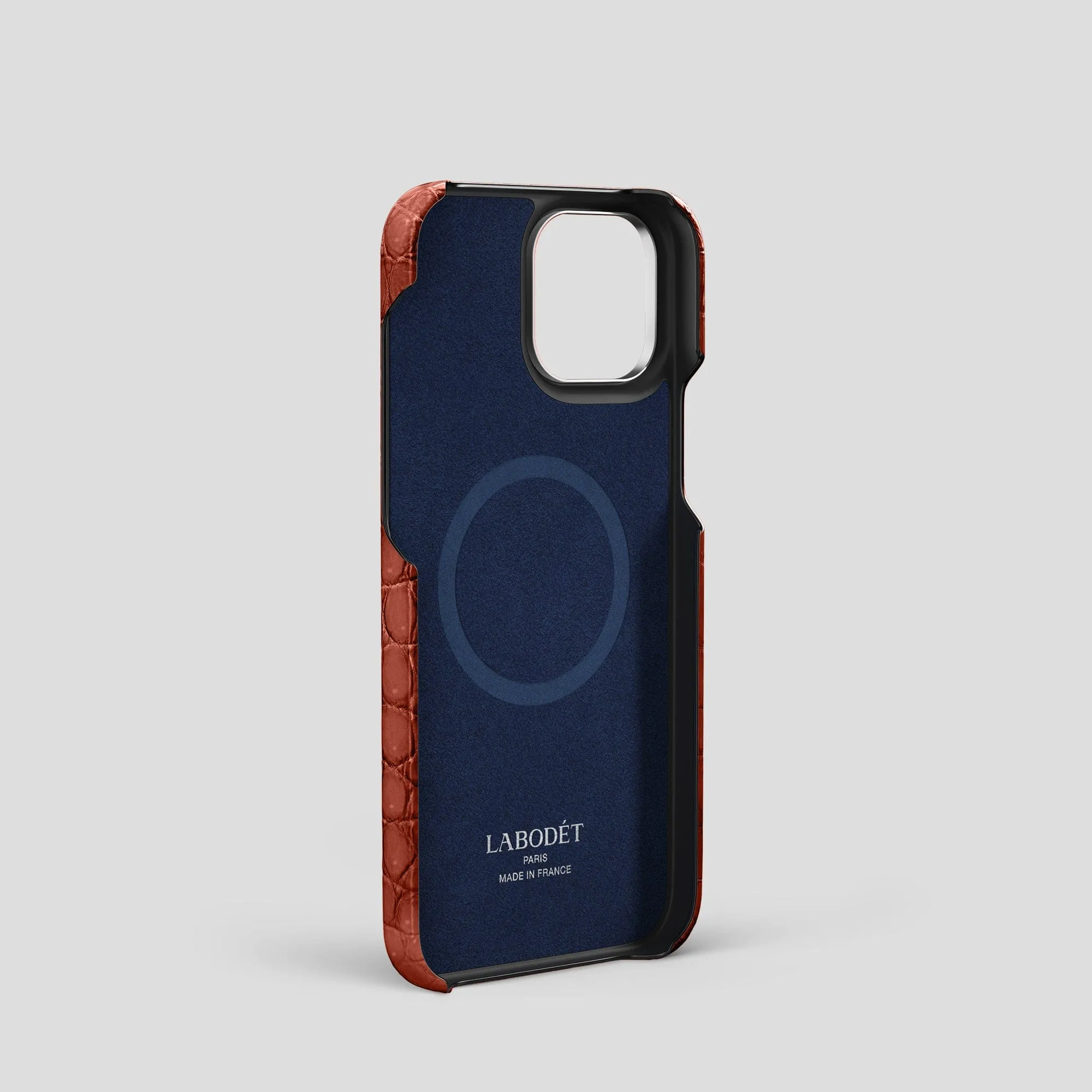 Classic Case With Carbon Skull For iPhone 15 Pro In Porosus Crocodile