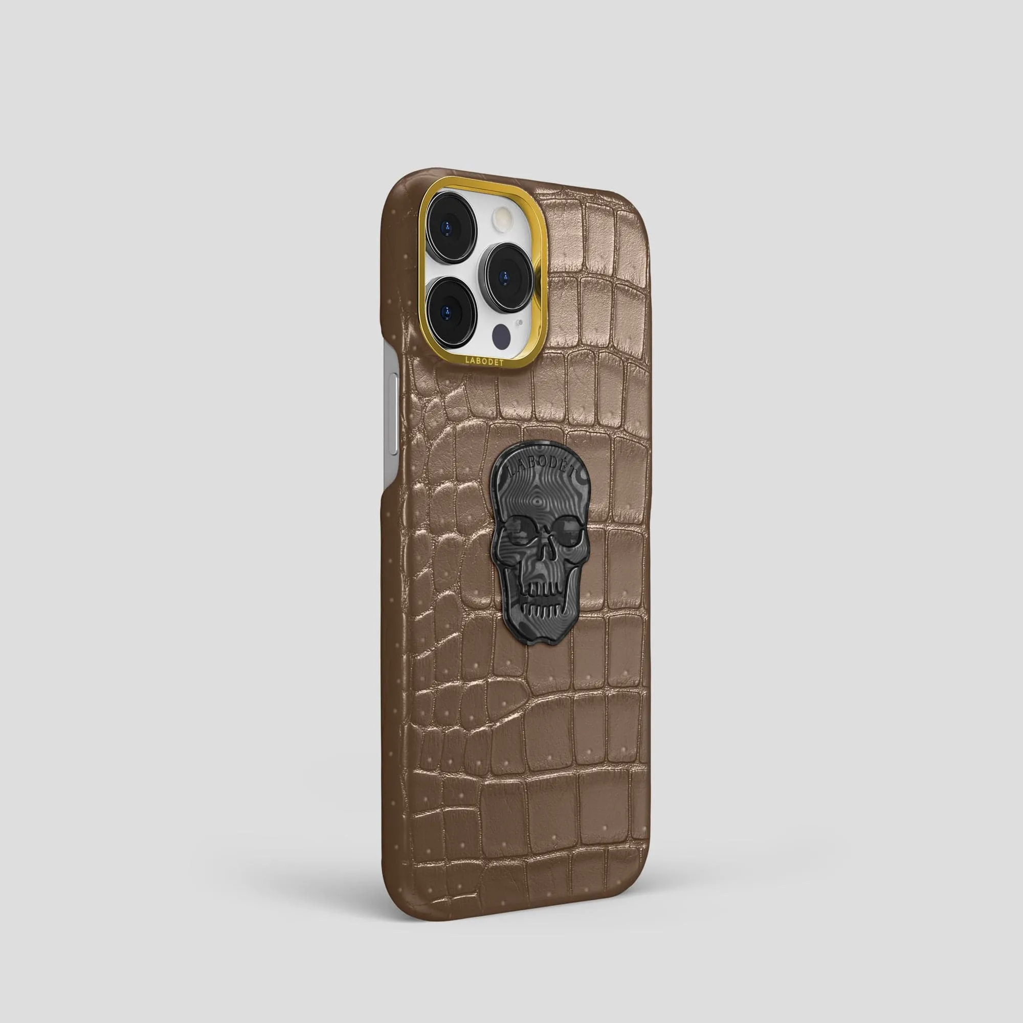 Classic Case With Carbon Skull For iPhone 15 Pro In Porosus Crocodile