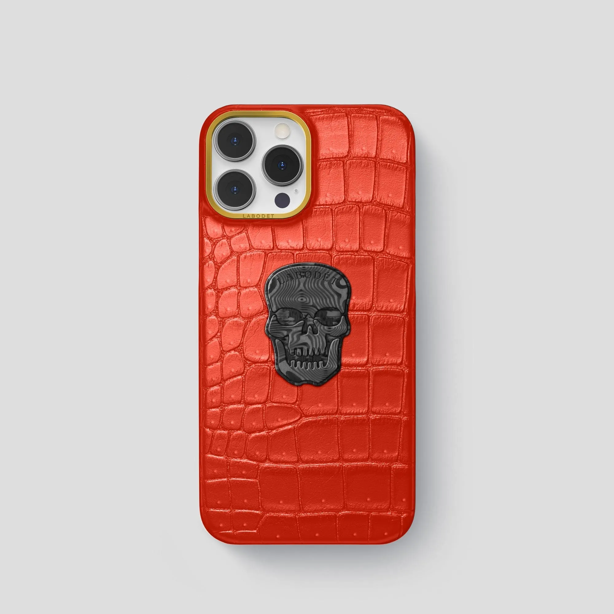 Classic Case With Carbon Skull For iPhone 15 Pro In Porosus Crocodile