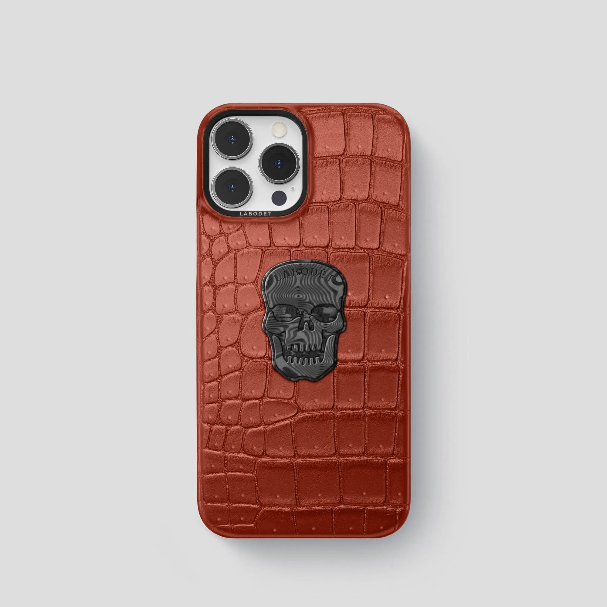 Classic Case With Carbon Skull For iPhone 15 Pro In Porosus Crocodile