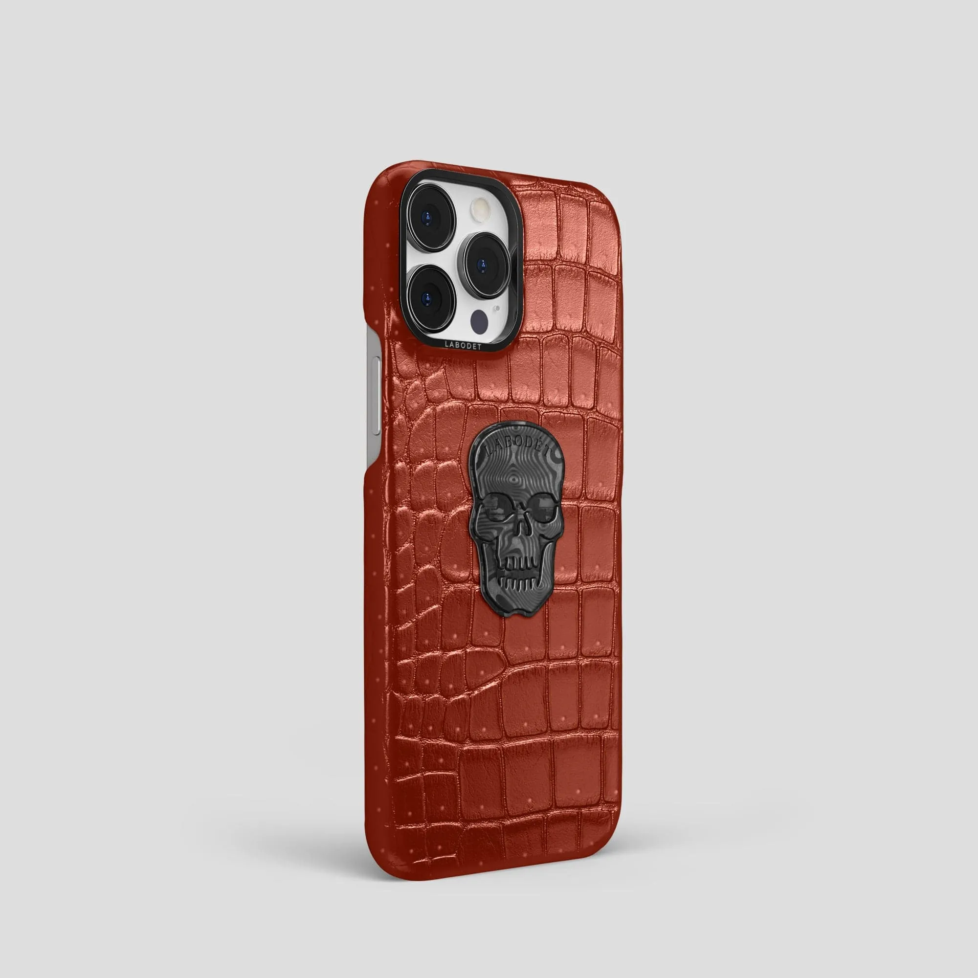 Classic Case With Carbon Skull For iPhone 15 Pro In Porosus Crocodile