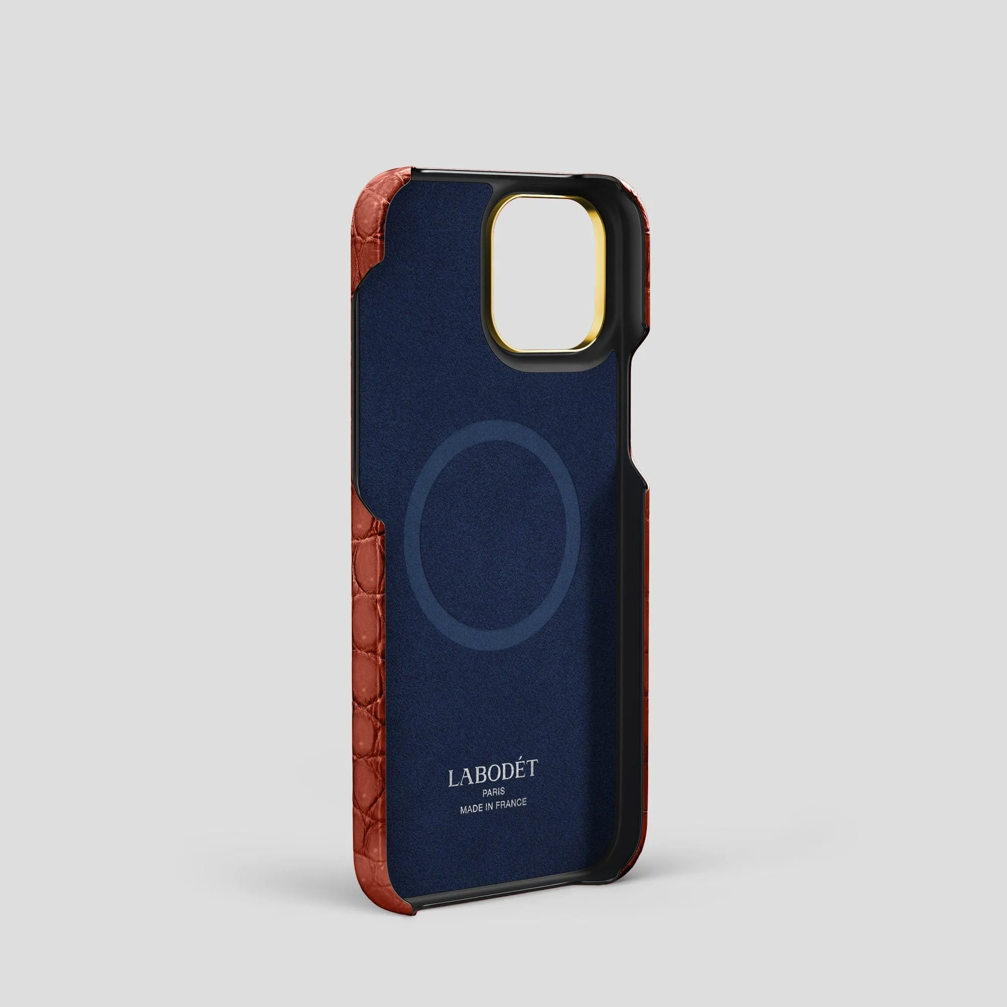 Classic Case With Carbon Skull For iPhone 15 Pro In Porosus Crocodile