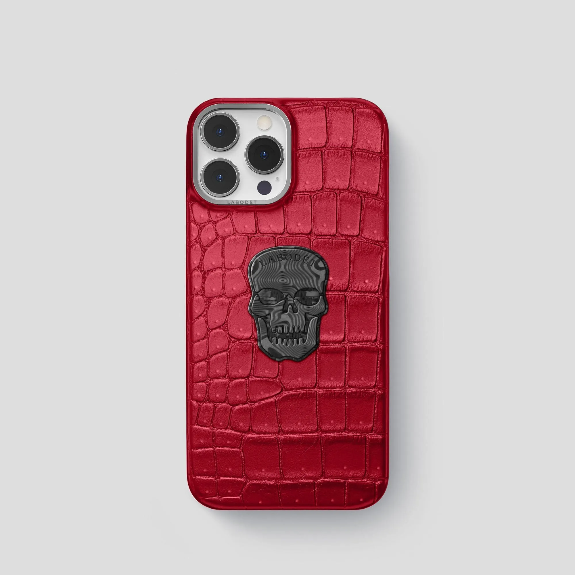 Classic Case With Carbon Skull For iPhone 15 Pro In Porosus Crocodile