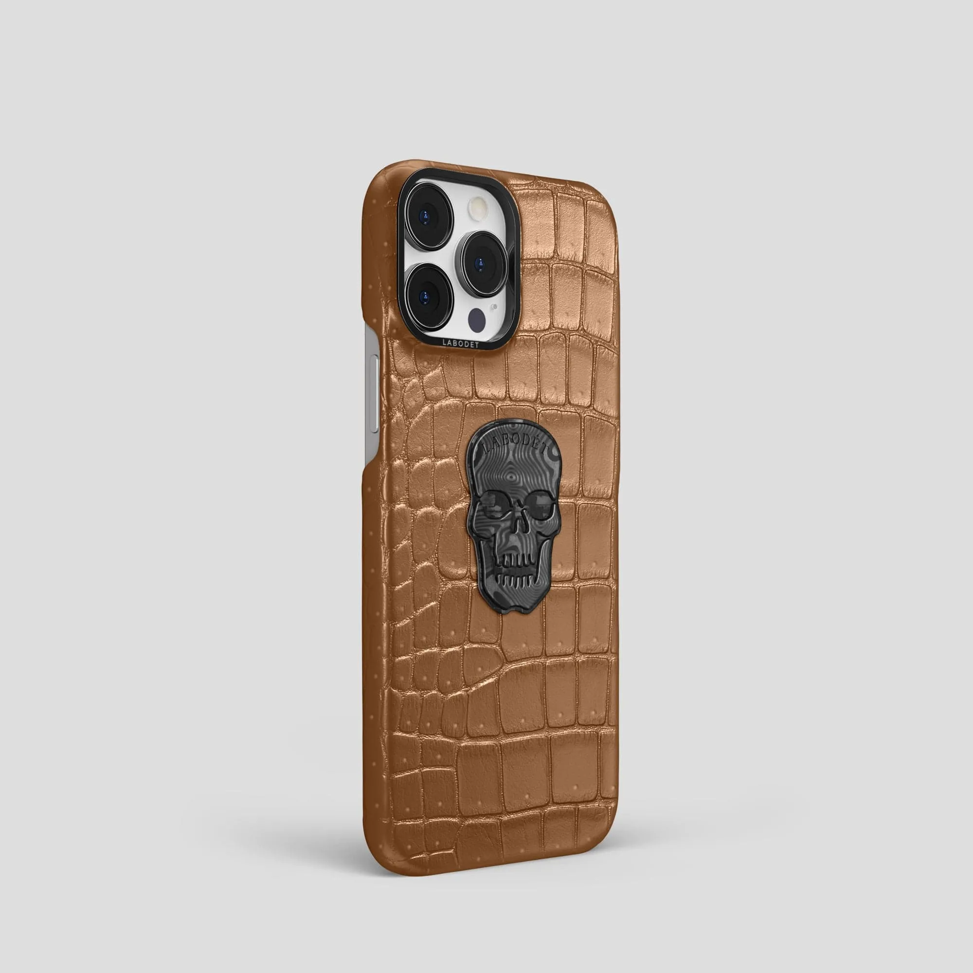 Classic Case With Carbon Skull For iPhone 15 Pro In Porosus Crocodile