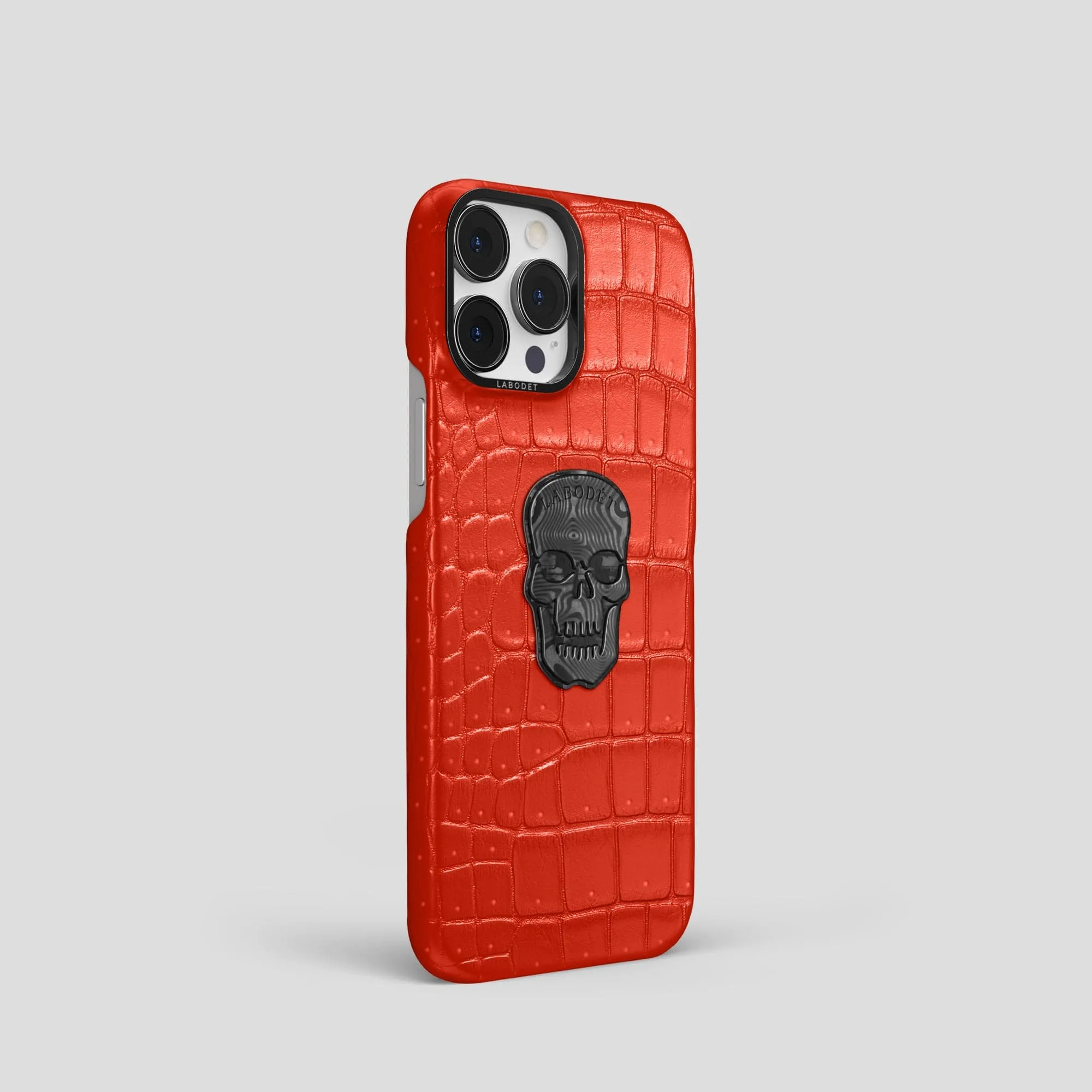 Classic Case With Carbon Skull For iPhone 15 Pro In Porosus Crocodile