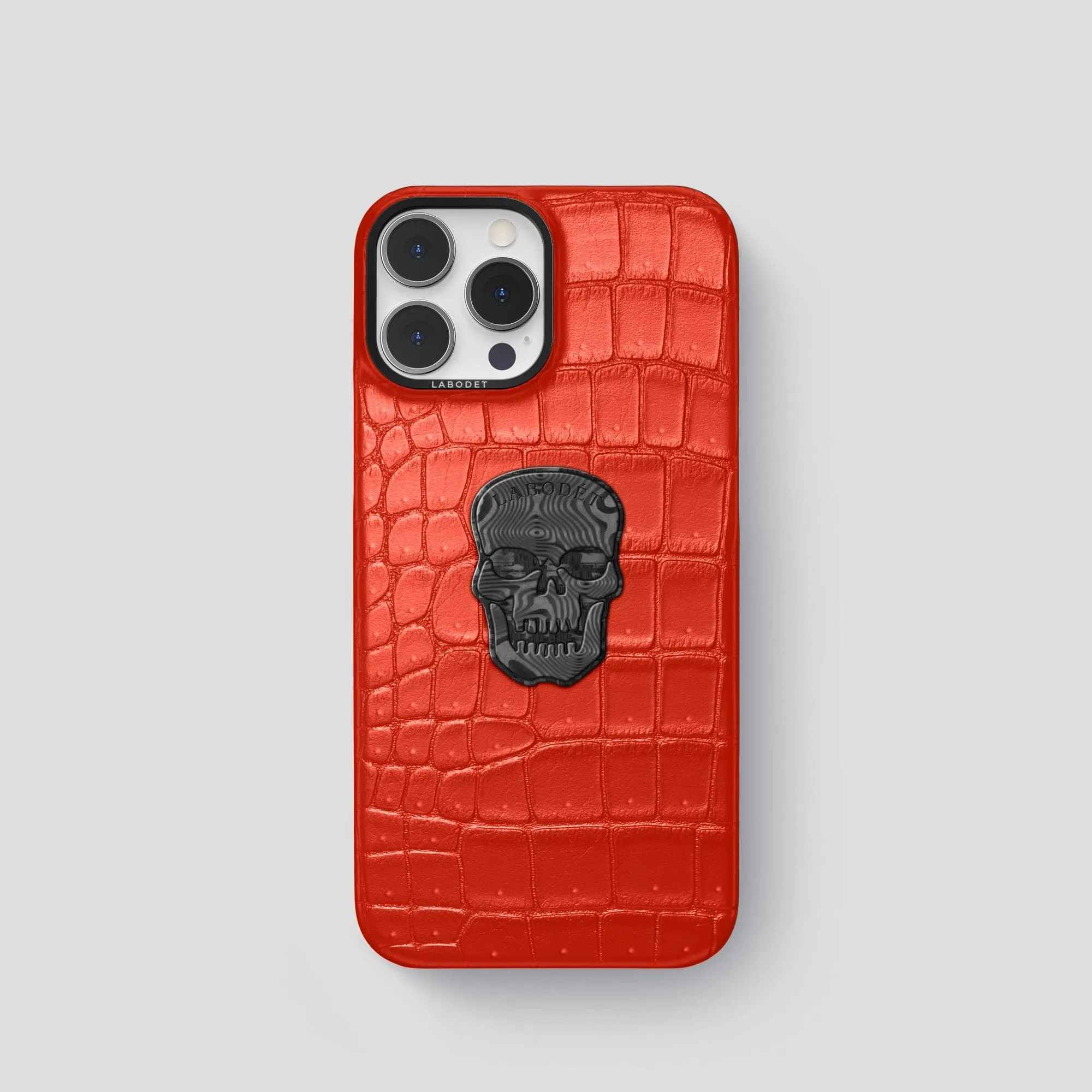 Classic Case With Carbon Skull For iPhone 15 Pro In Porosus Crocodile