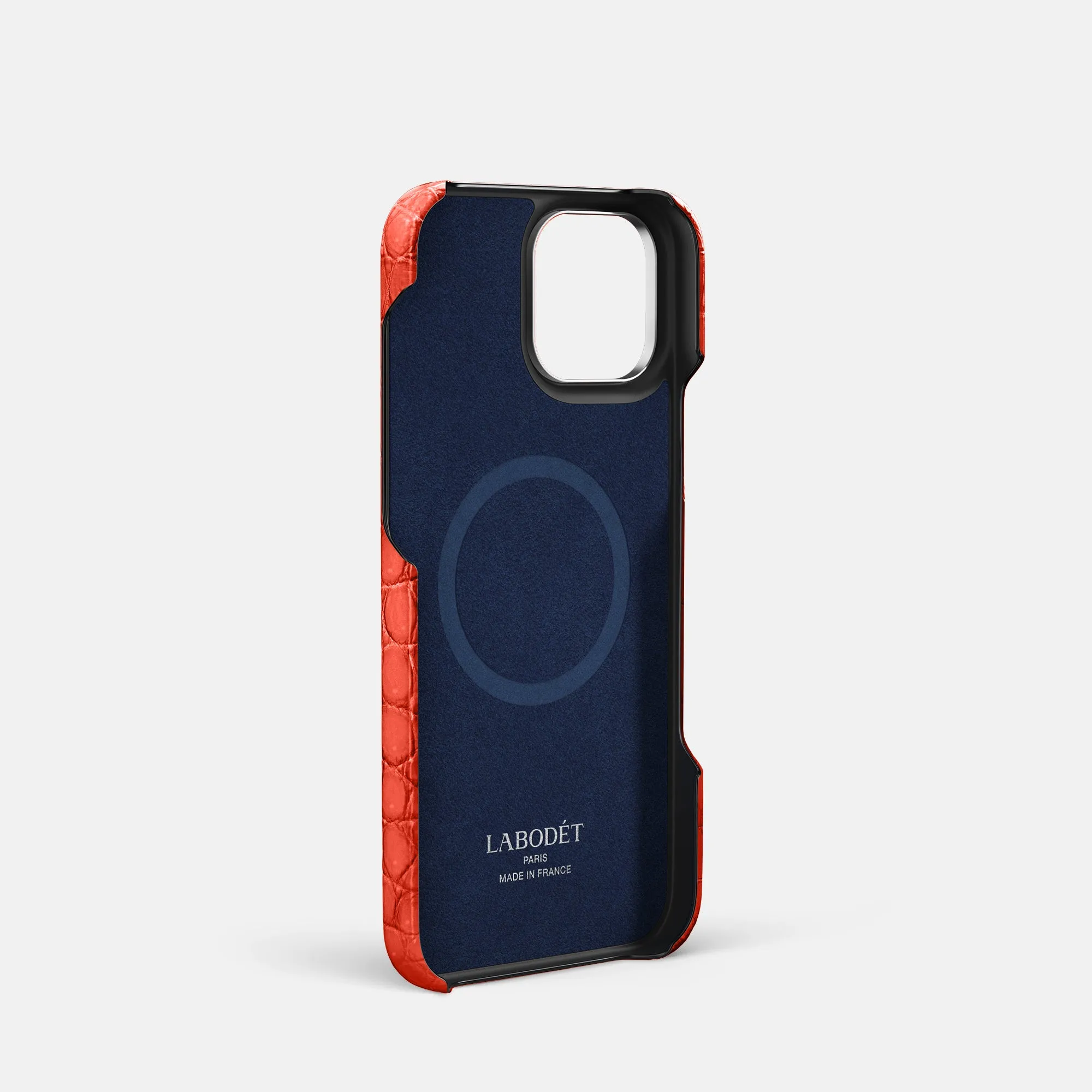 Classic Case With Carbon Skull For iPhone 16 Pro In Porosus Crocodile