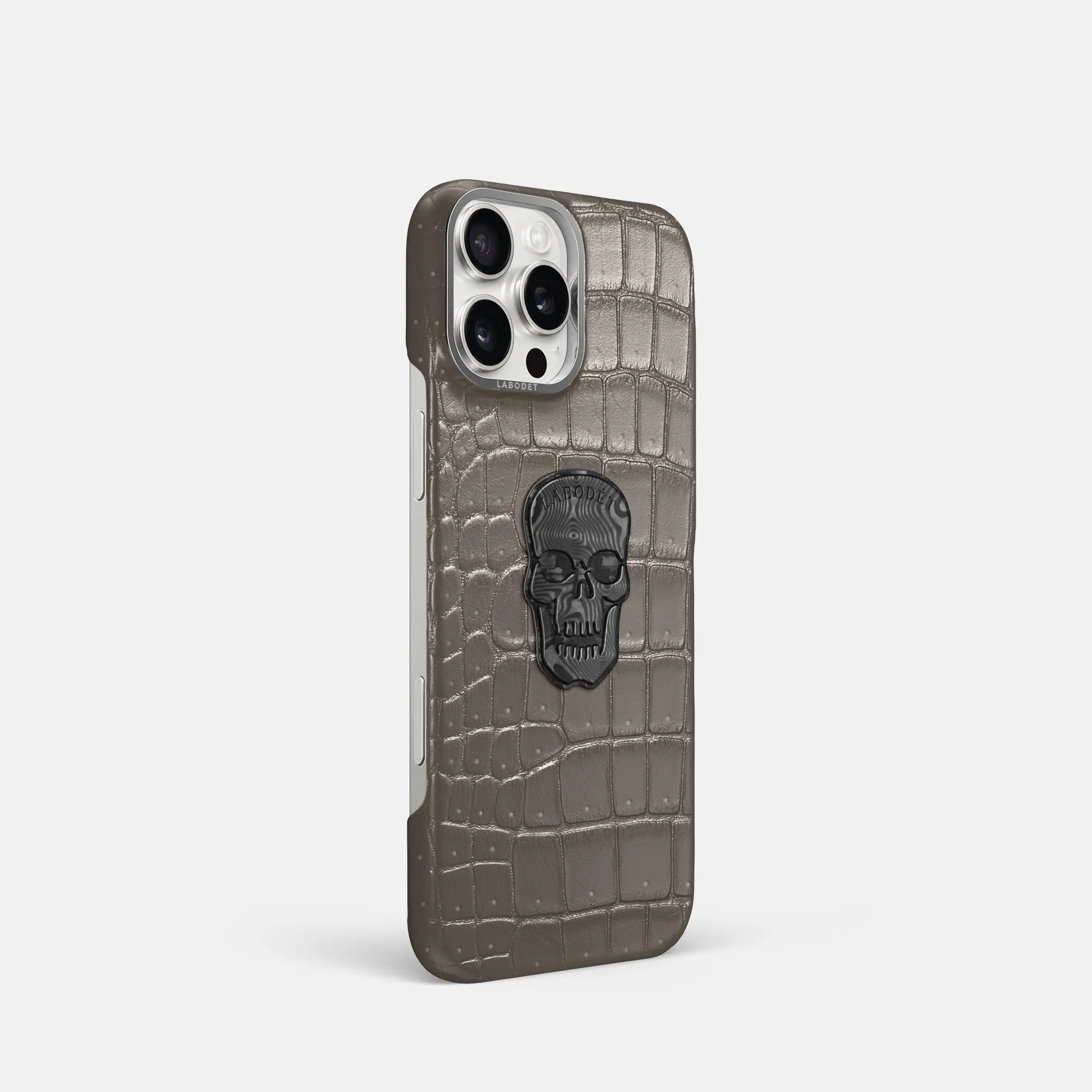 Classic Case With Carbon Skull For iPhone 16 Pro In Porosus Crocodile