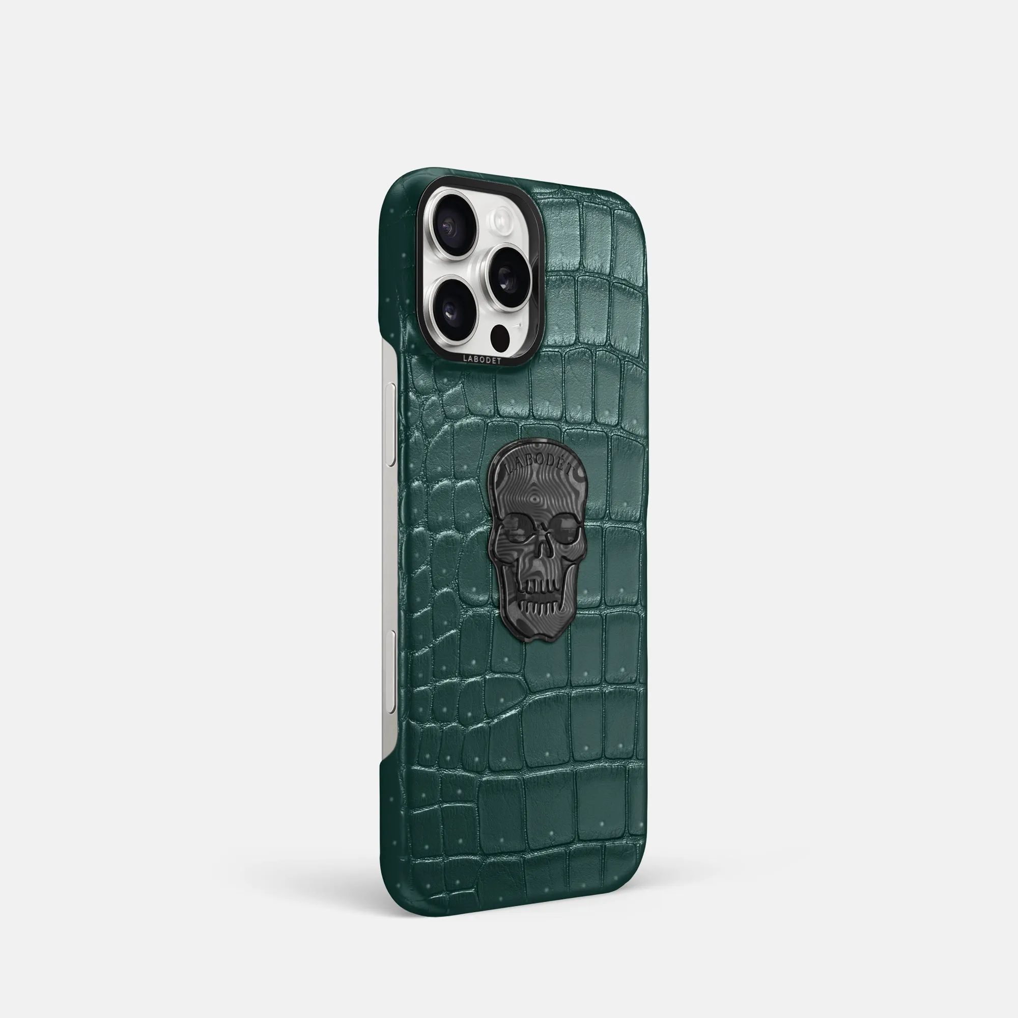 Classic Case With Carbon Skull For iPhone 16 Pro In Porosus Crocodile