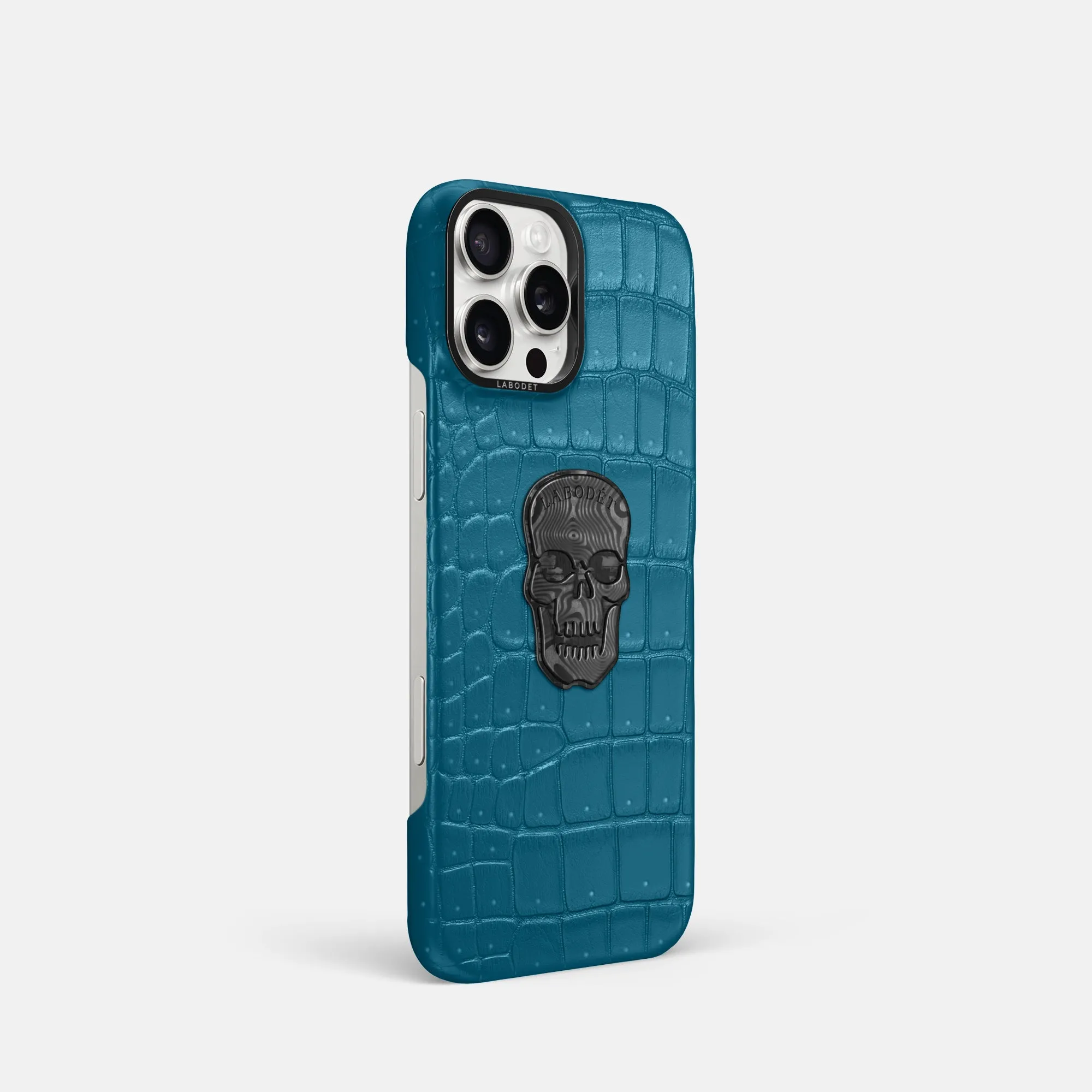 Classic Case With Carbon Skull For iPhone 16 Pro In Porosus Crocodile
