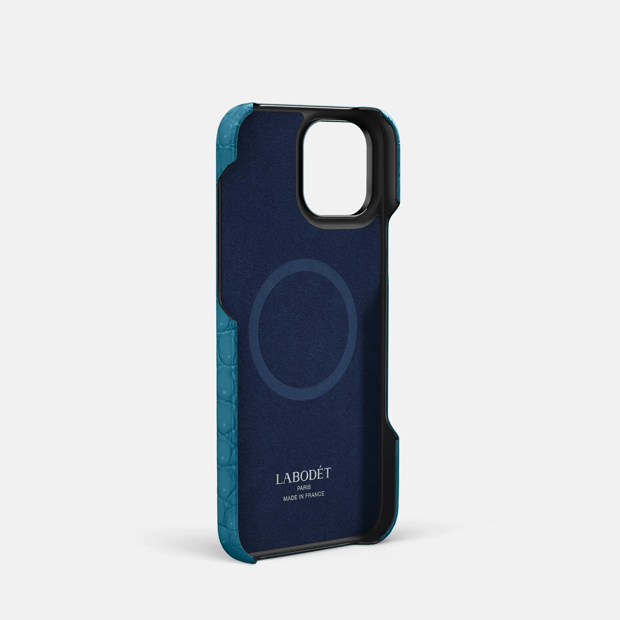 Classic Case With Carbon Skull For iPhone 16 Pro In Porosus Crocodile