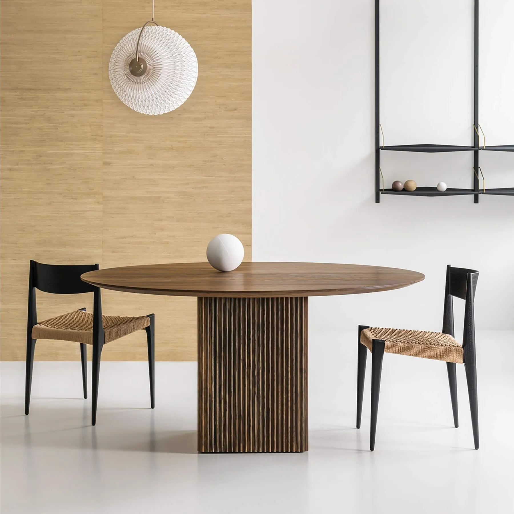 DK3 Ten Dining Table Round