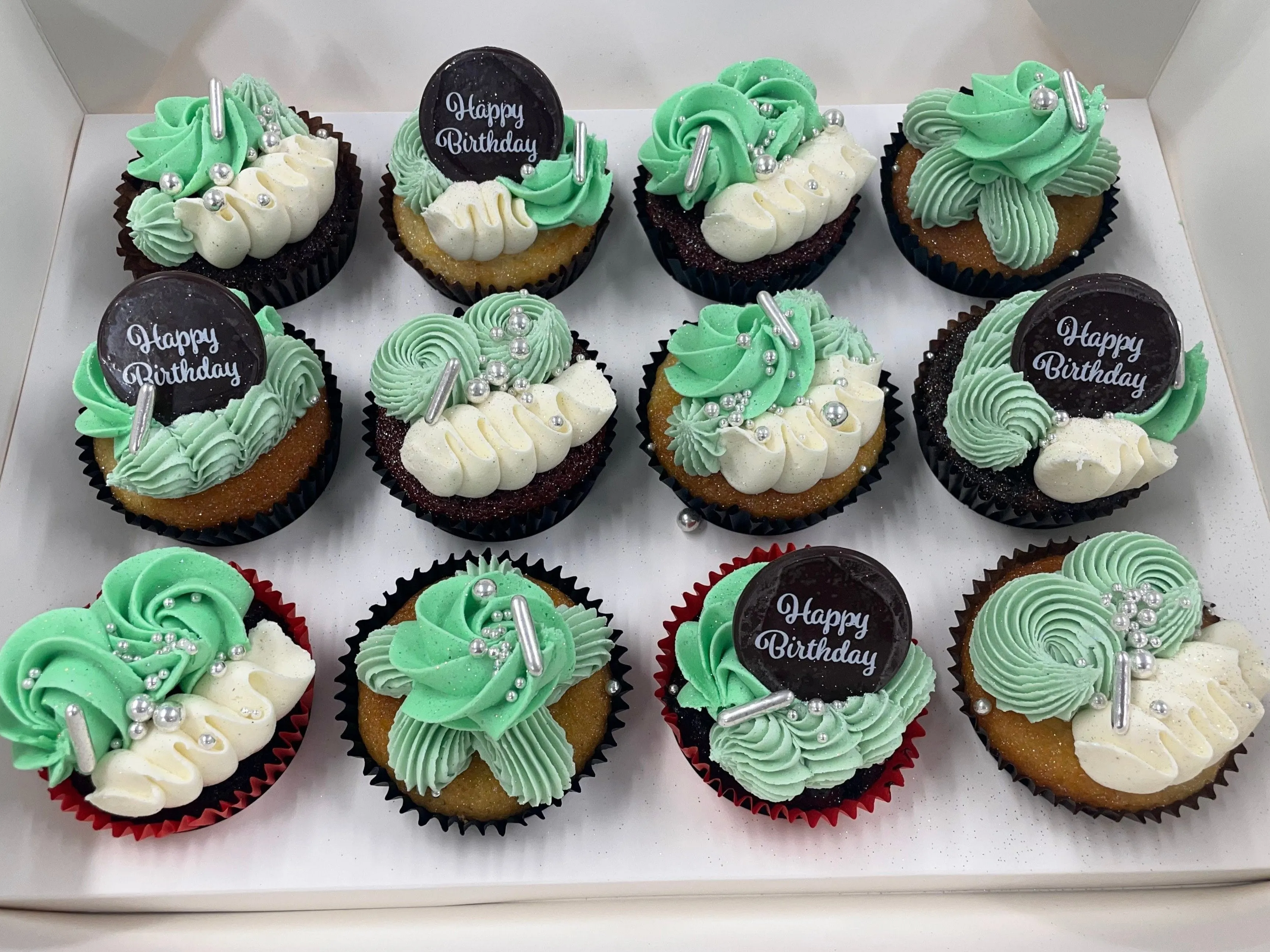 'Fancy' Happy Birthday Cupcakes