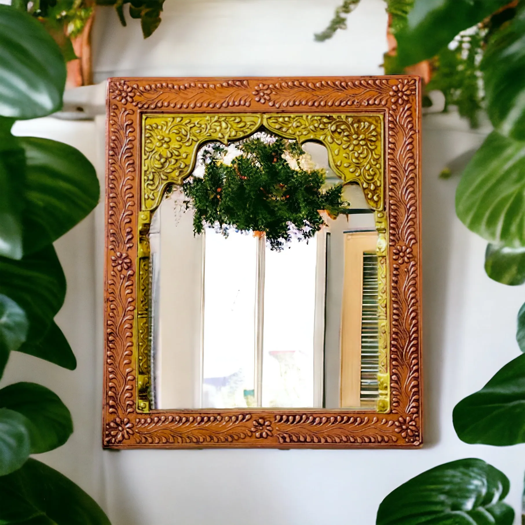 Heritage Echoes: Vintage Handpainted Mehrab Mirror (35x40cm)
