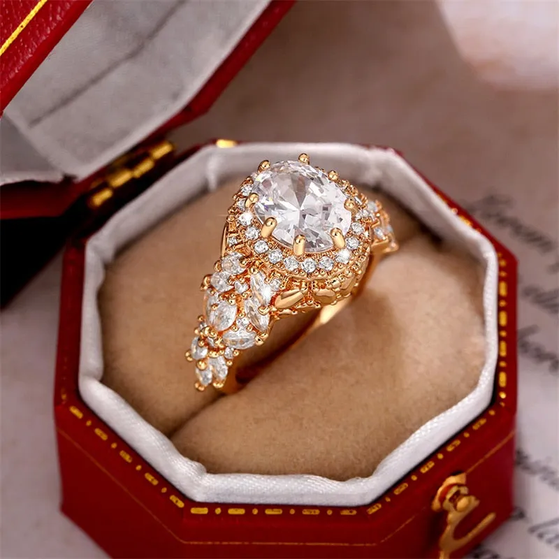 Huitan Gorgeous Women Wedding  Rings / Full Paved Brilliant Cubic Zirconia Luxury Gold Color Ring