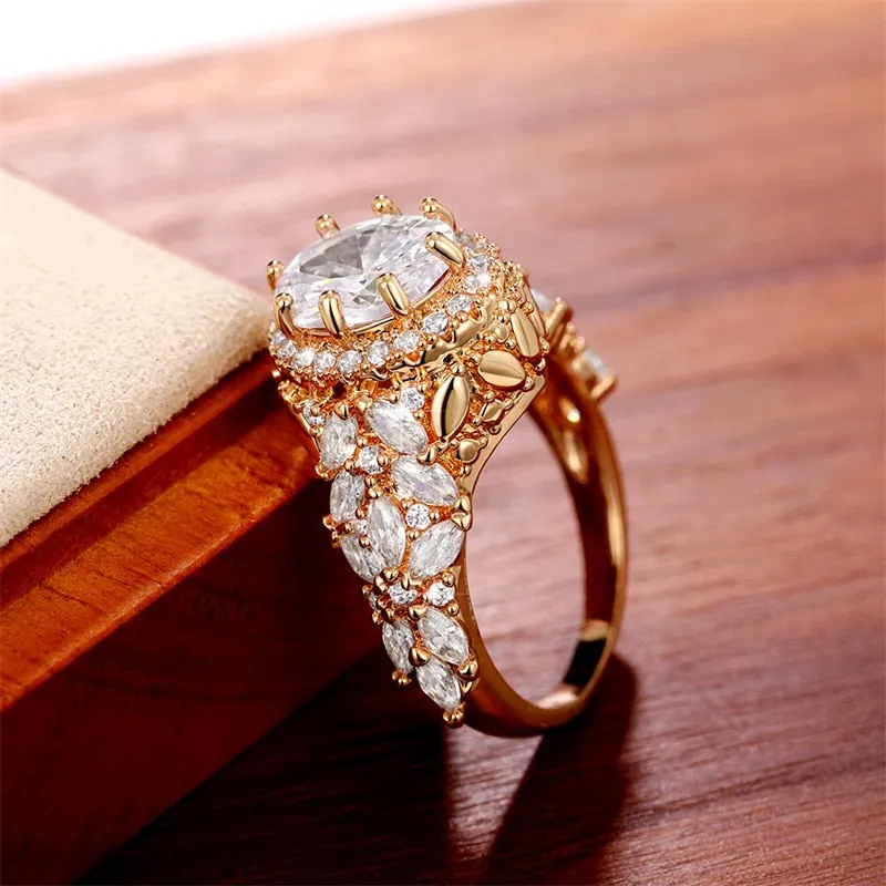 Huitan Gorgeous Women Wedding  Rings / Full Paved Brilliant Cubic Zirconia Luxury Gold Color Ring