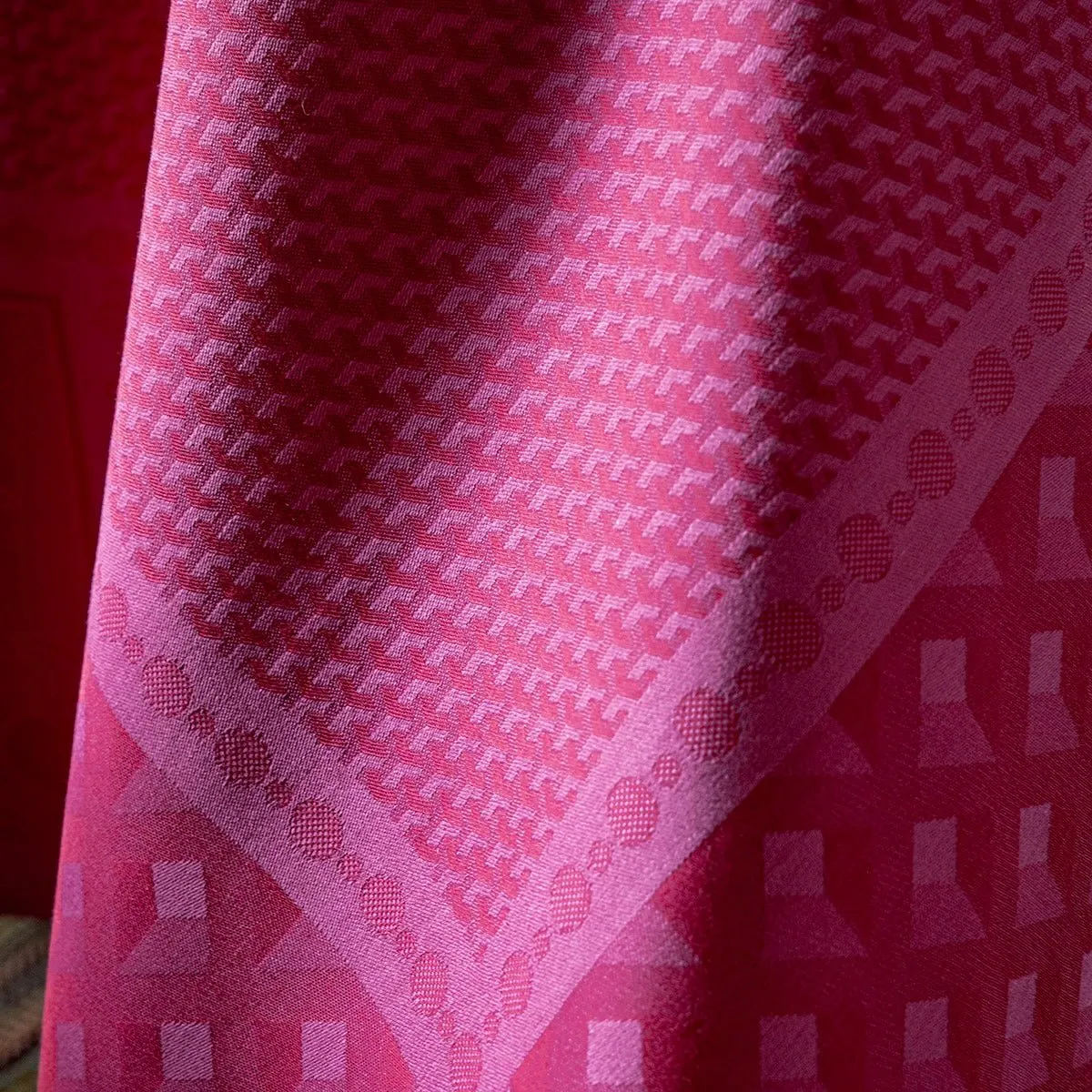 Palais Venitien Pink 69" x 126" Tablecloth by Le Jacquard Français