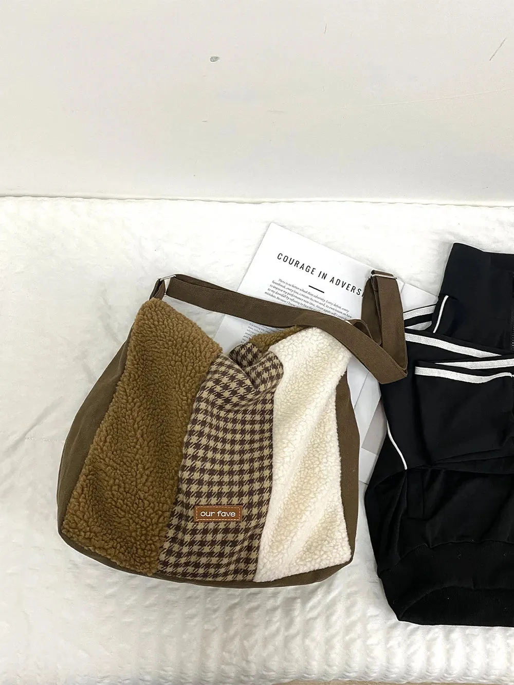 Patch canvas Shoulder Handbag