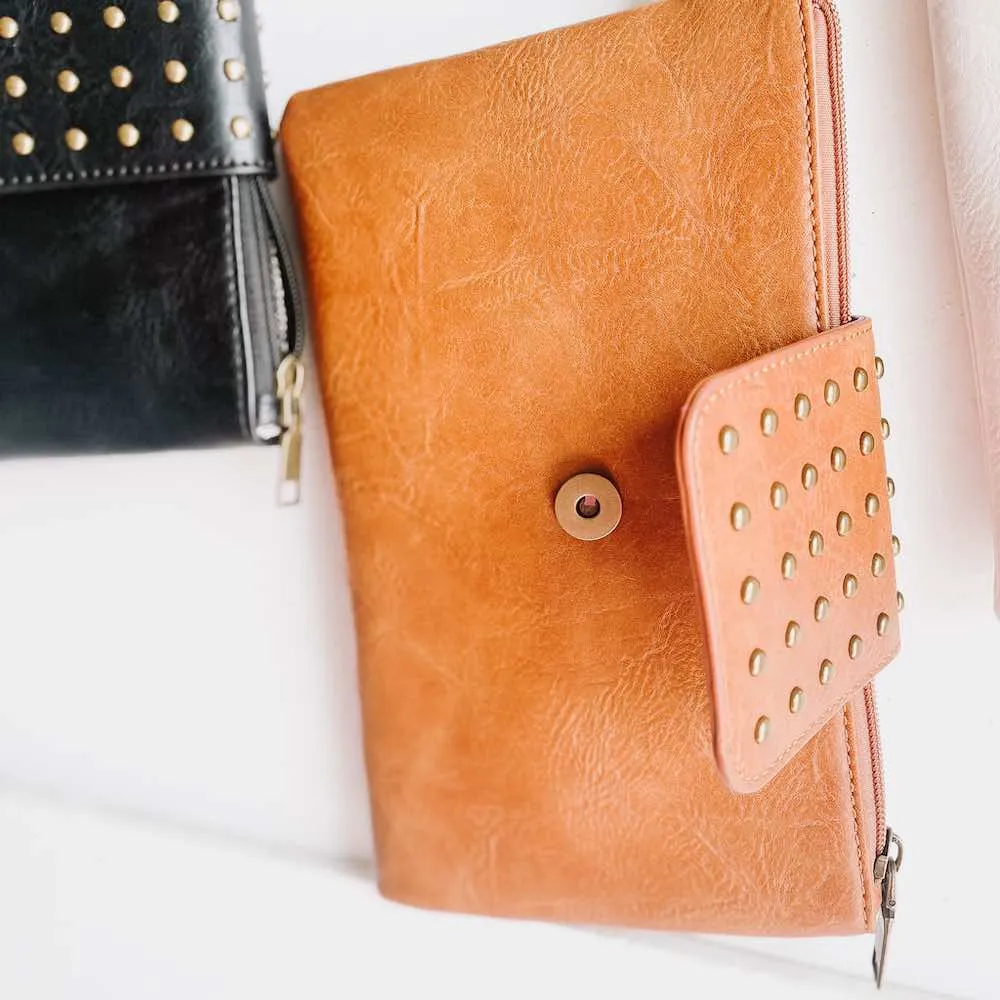 Riviera Maya Rivet Clutch - Cream
