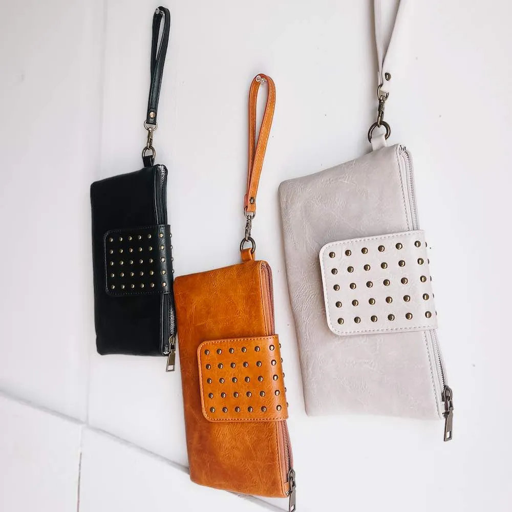 Riviera Maya Rivet Clutch - Cream