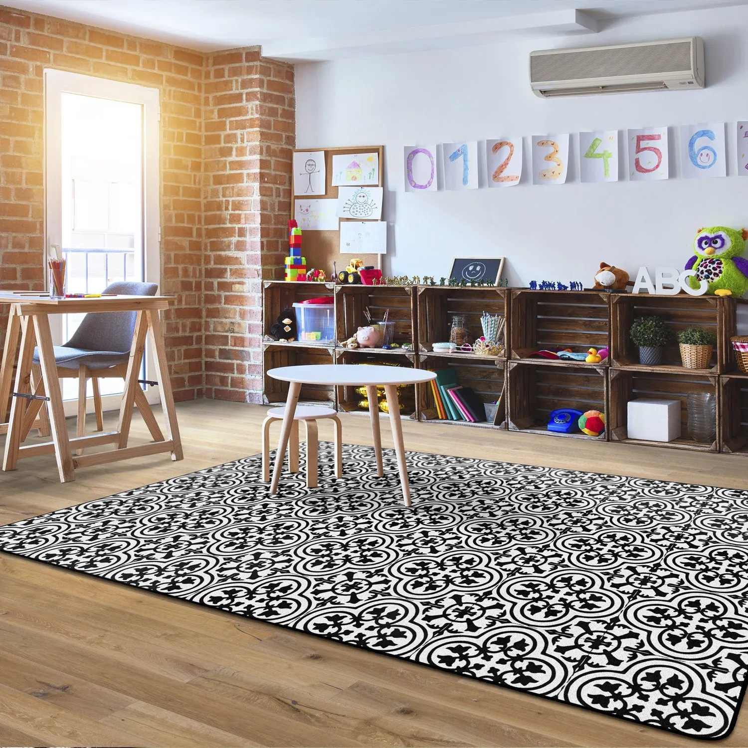 Simply Stylish Black & White Tile