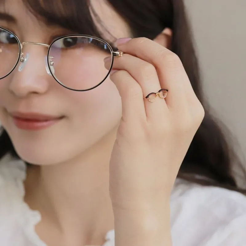 Stylish Eyeglasses Ring