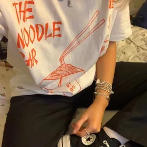 The Noddle Stylish Bar Graphic Tee